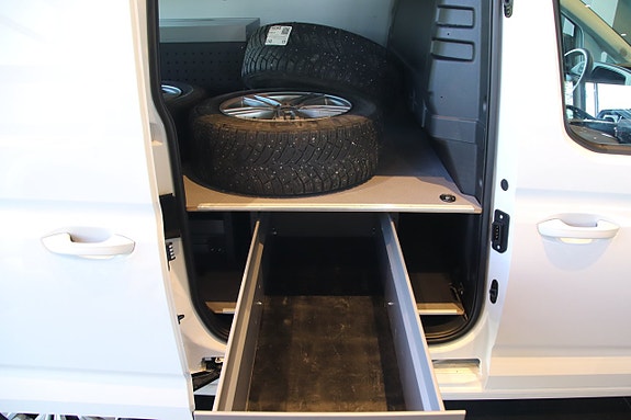Volkswagen Caddy Maxi 17 of 18