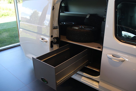 Volkswagen Caddy Maxi 16 of 18