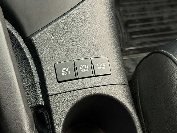 Toyota Auris 25 of 30