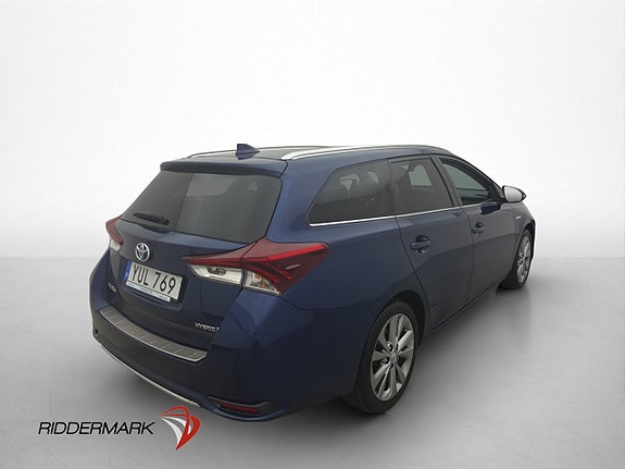 Toyota Auris 8 of 30