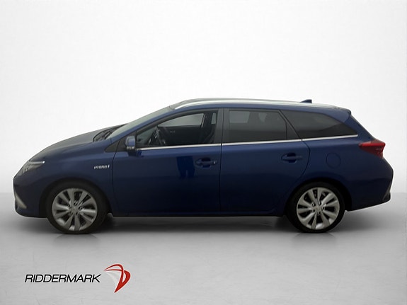 Toyota Auris 5 of 30
