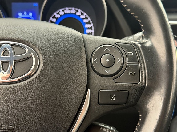 Toyota Auris 18 of 30