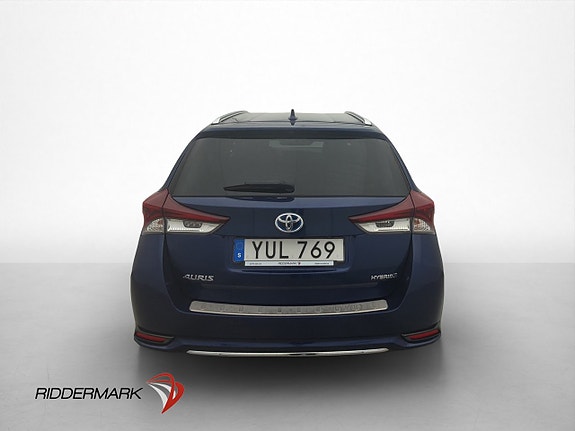 Toyota Auris 7 of 30