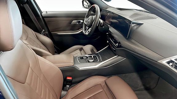 BMW M340i 3 of 9
