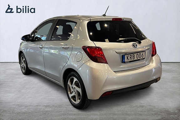 Toyota Yaris 2 of 5