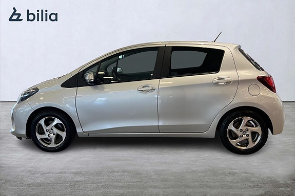 Toyota Yaris 3 of 5