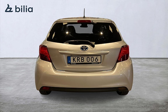 Toyota Yaris 5 of 5
