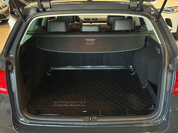 Volkswagen Passat 11 of 21