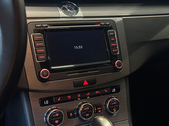 Volkswagen Passat 19 of 21