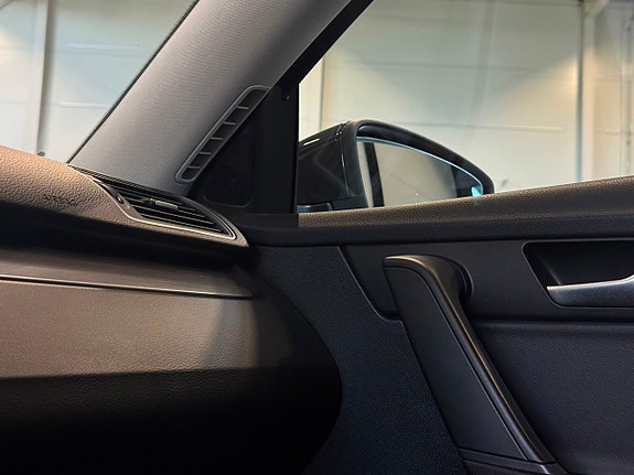 Volkswagen Passat 17 of 21