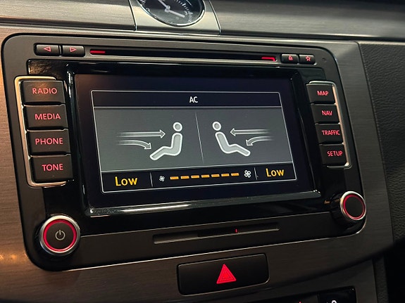 Volkswagen Passat 15 of 21