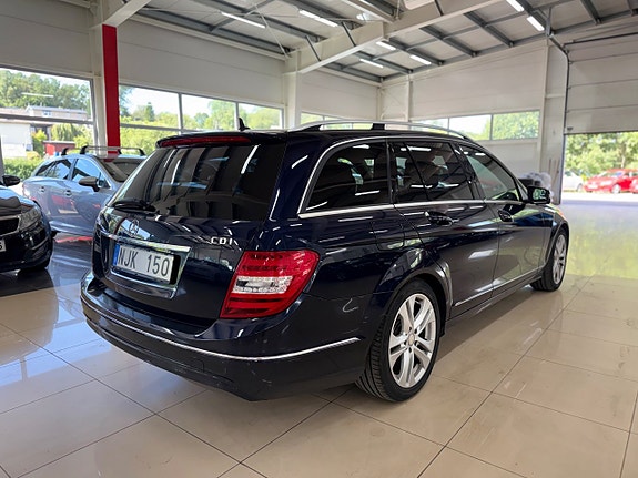 Mercedes-Benz C200 4 of 5