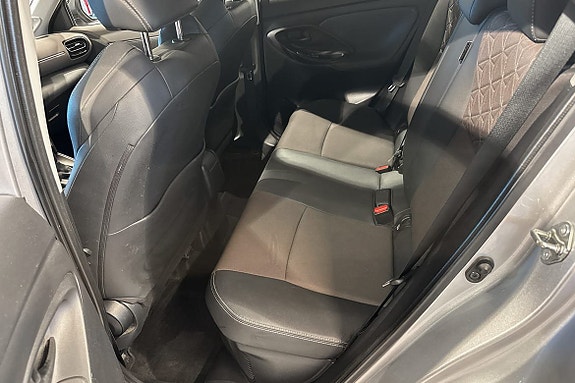 Toyota Yaris Cross 8 of 12