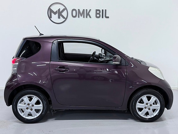 Toyota IQ 4 of 5