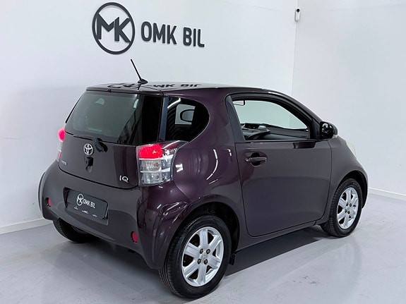 Toyota IQ 3 of 5