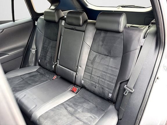 Toyota RAV4 11 of 21