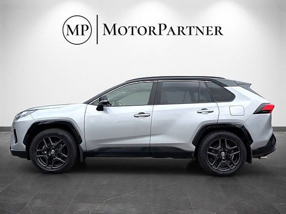 Toyota RAV4 4 of 21