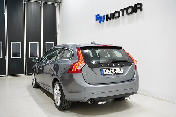 Volvo V60 4 of 5