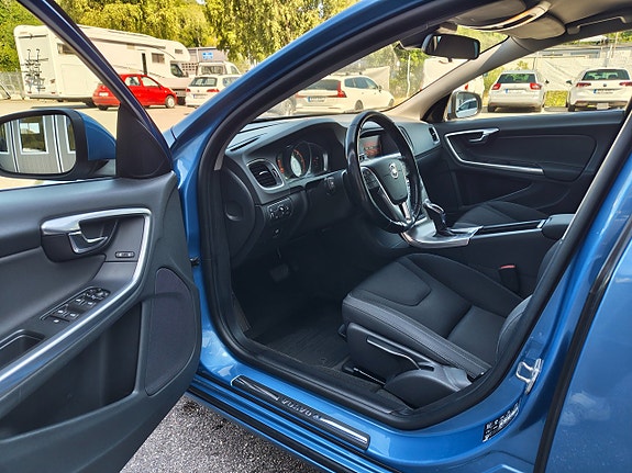 Volvo V60 13 of 29