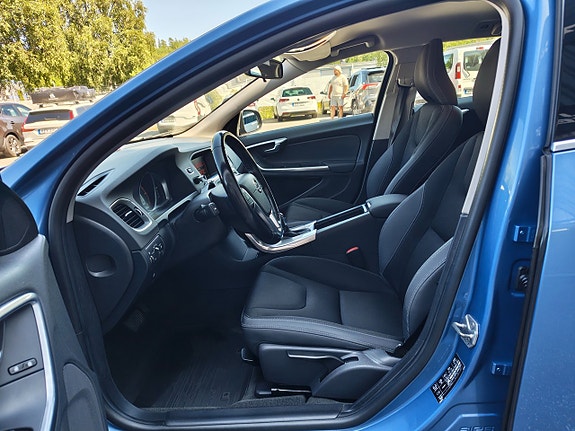 Volvo V60 14 of 29
