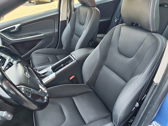 Volvo V60 16 of 29