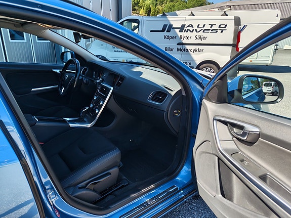 Volvo V60 22 of 29