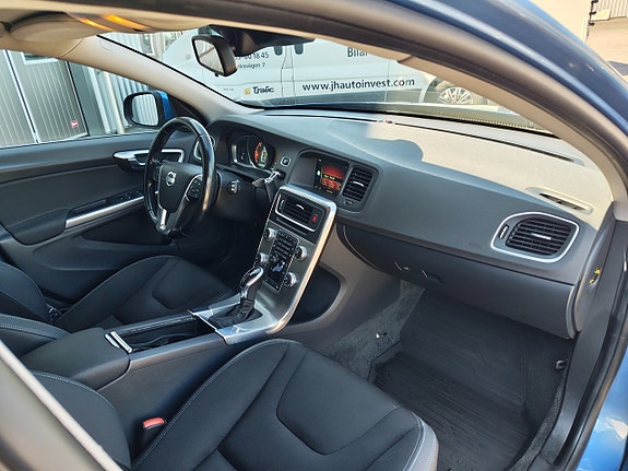 Volvo V60 24 of 29