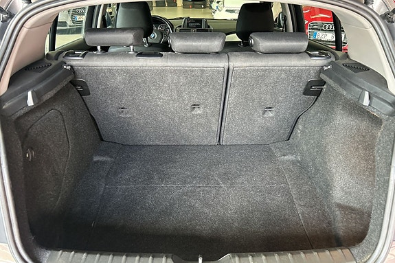 BMW 118d 12 of 16