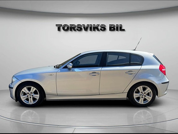 BMW 118d 2 of 5
