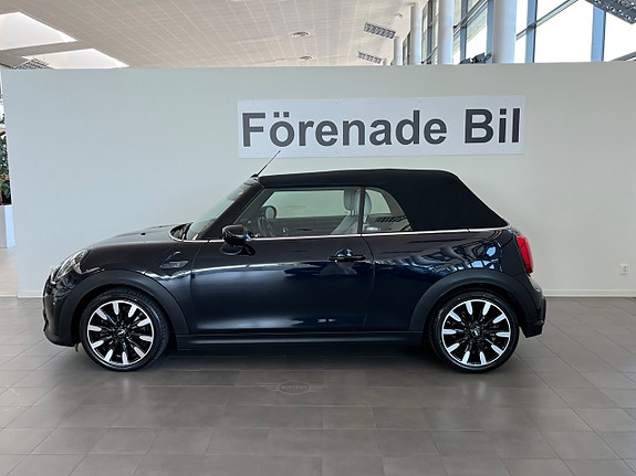 MINI Cooper S 4 of 5