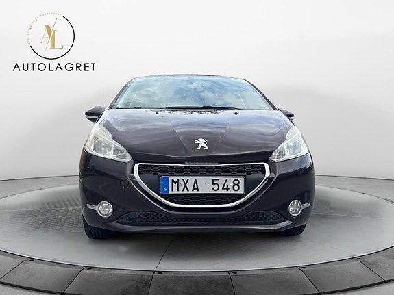 Peugeot 208 8 of 15