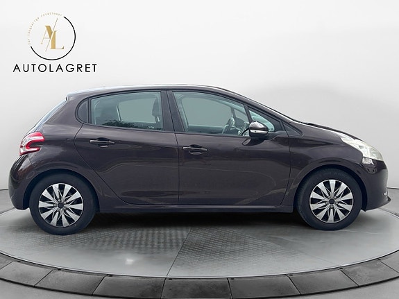 Peugeot 208 6 of 15