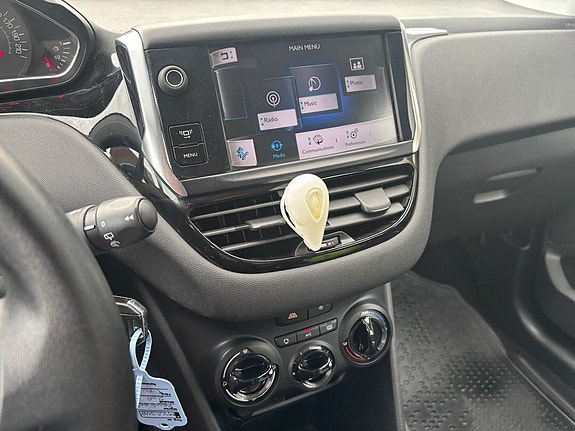Peugeot 208 15 of 15