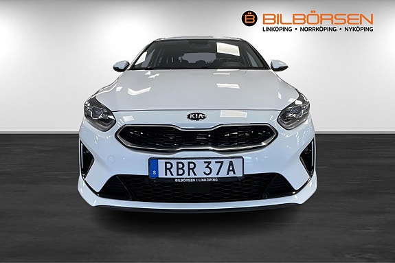 Kia Ceed 2 of 5