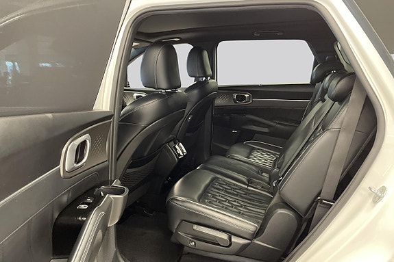 Kia Sorento 9 of 14