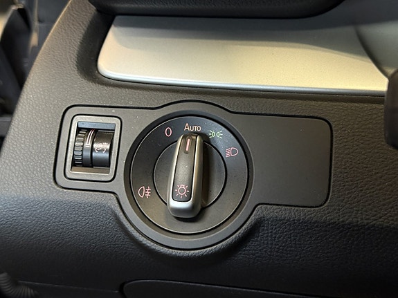 Volkswagen CC 13 of 23