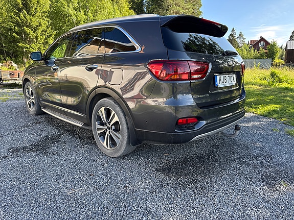 Kia Sorento 3 of 5