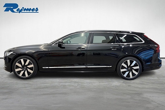 Volvo V90 2 of 5