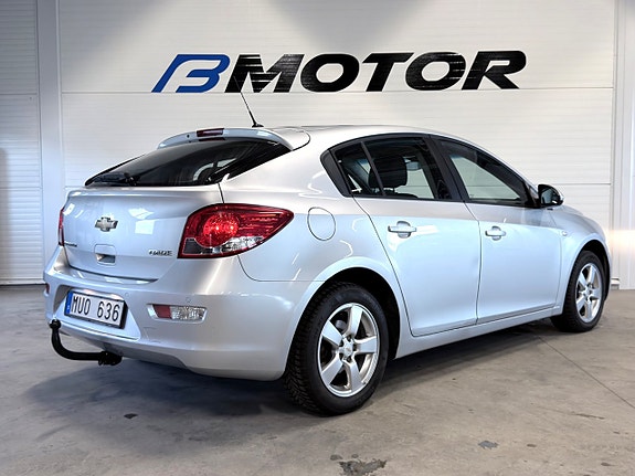 Chevrolet Cruze 7 of 16
