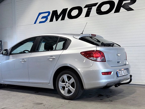 Chevrolet Cruze 5 of 5