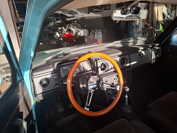 Volvo 142 3 of 5