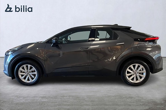 Toyota C-HR 3 of 5