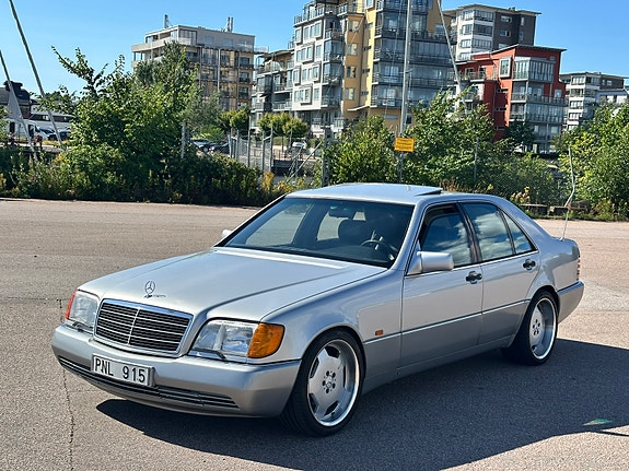 Mercedes-Benz S500 2 of 5