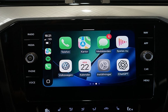 Volkswagen Passat 6 of 14