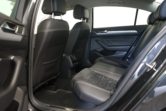 Volkswagen Passat 12 of 14
