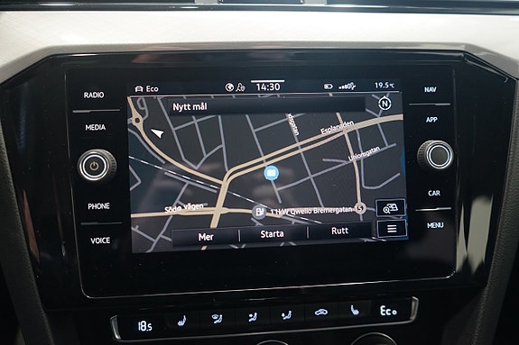 Volkswagen Passat 7 of 14