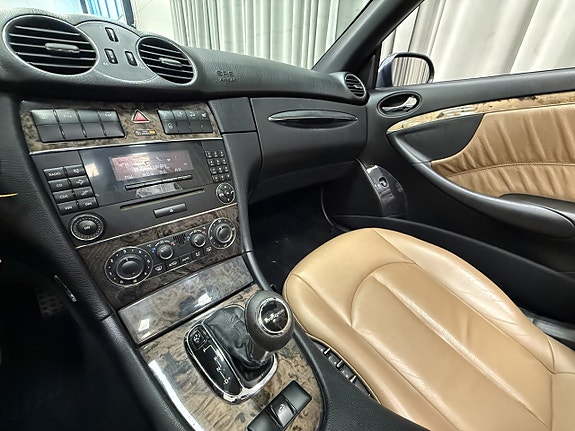 Mercedes-Benz CLK350 16 of 19