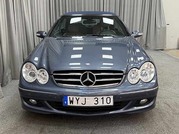 Mercedes-Benz CLK350 8 of 19