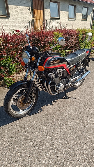 Honda CB900F 3 of 3