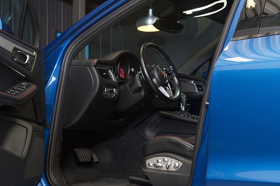 Porsche Macan GTS 7 of 21